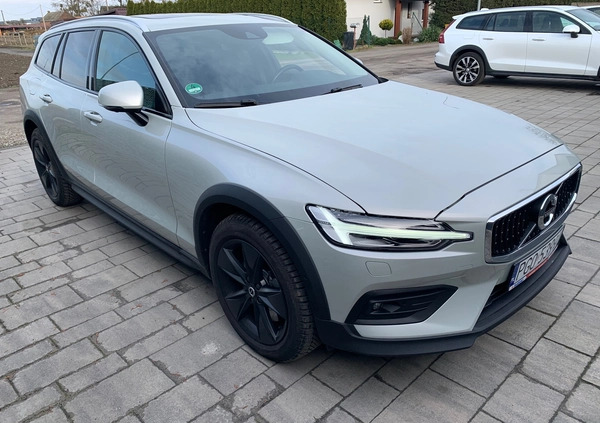 Volvo V60 Cross Country cena 129900 przebieg: 72500, rok produkcji 2020 z Wisła małe 379